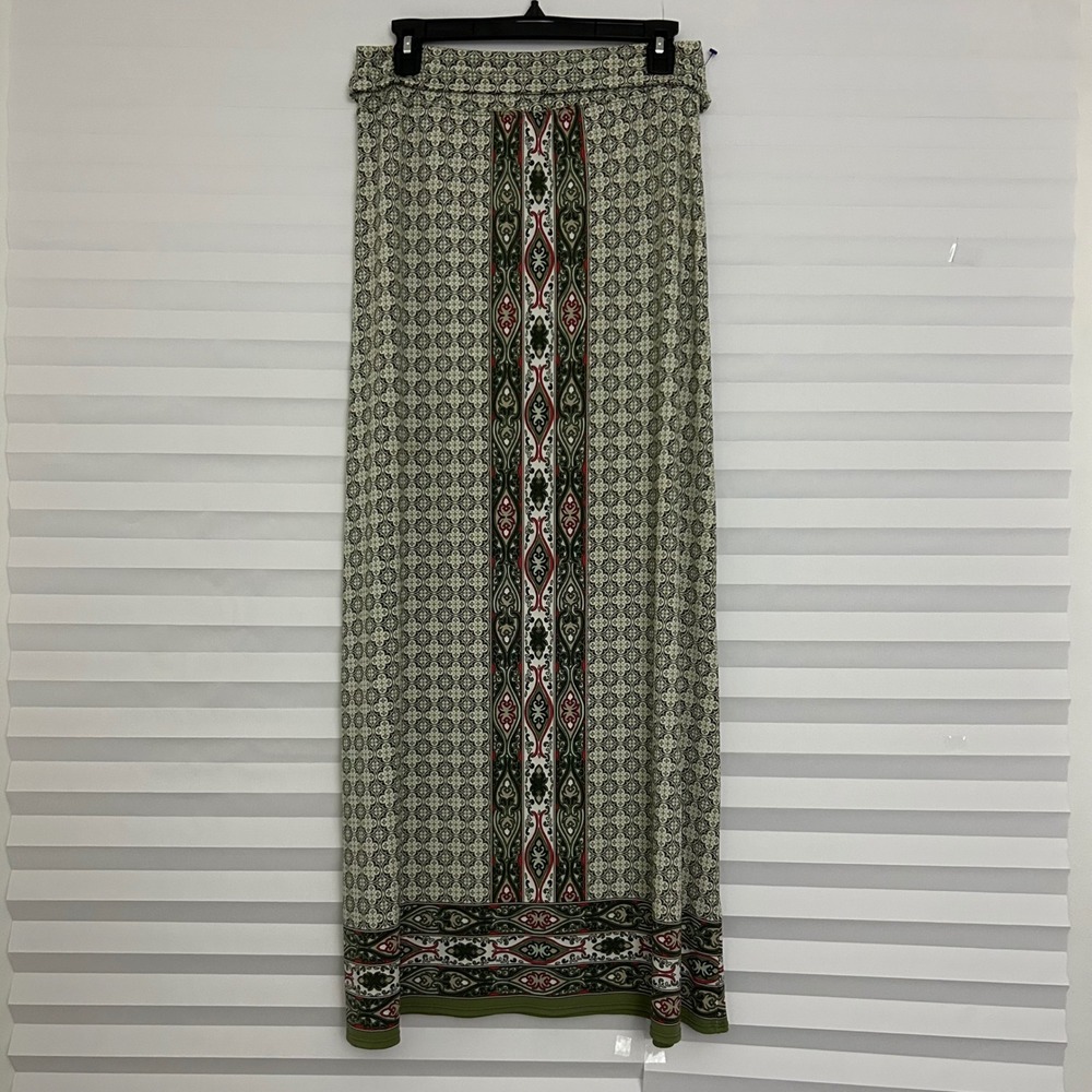 Max Studio Green Geometric Medallion Print Maxi Skirt Medium Stretch Jersey Boho